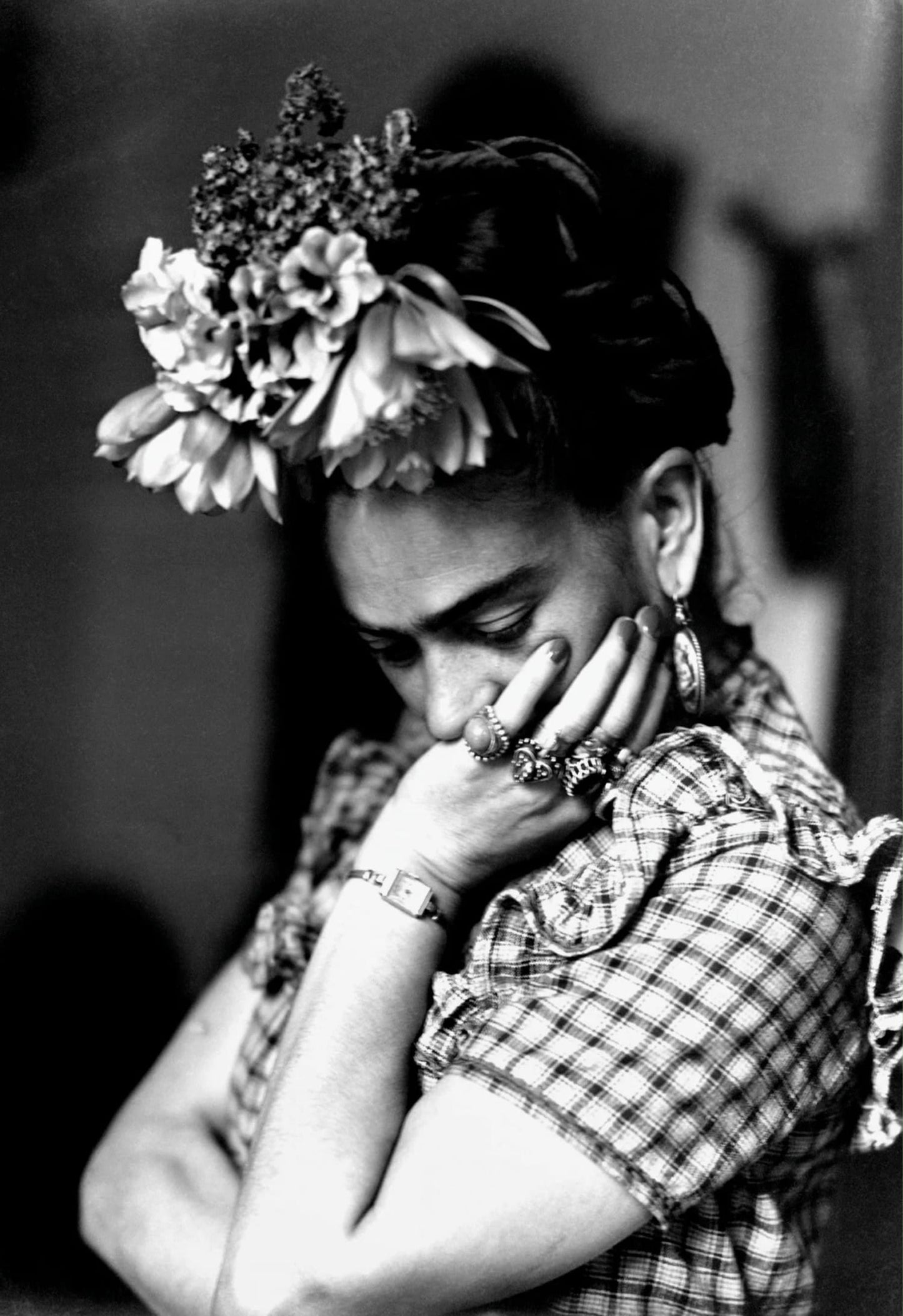 Frida Kahlo Portret | Bloemige Accenten | Levendige Kleuren