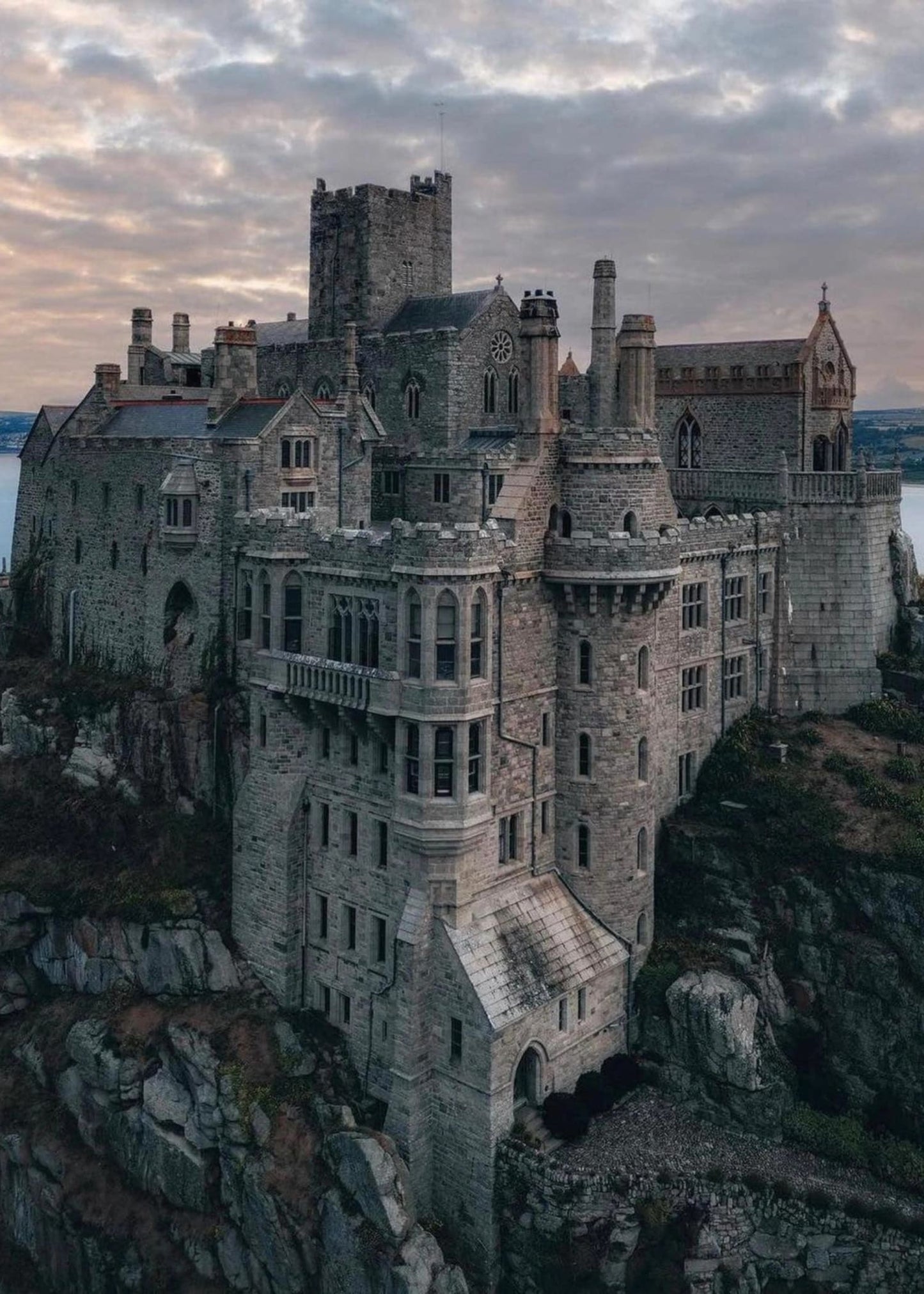 Carn Brea Castle | Wahrzeichen von Cornwall | Historische Architektur