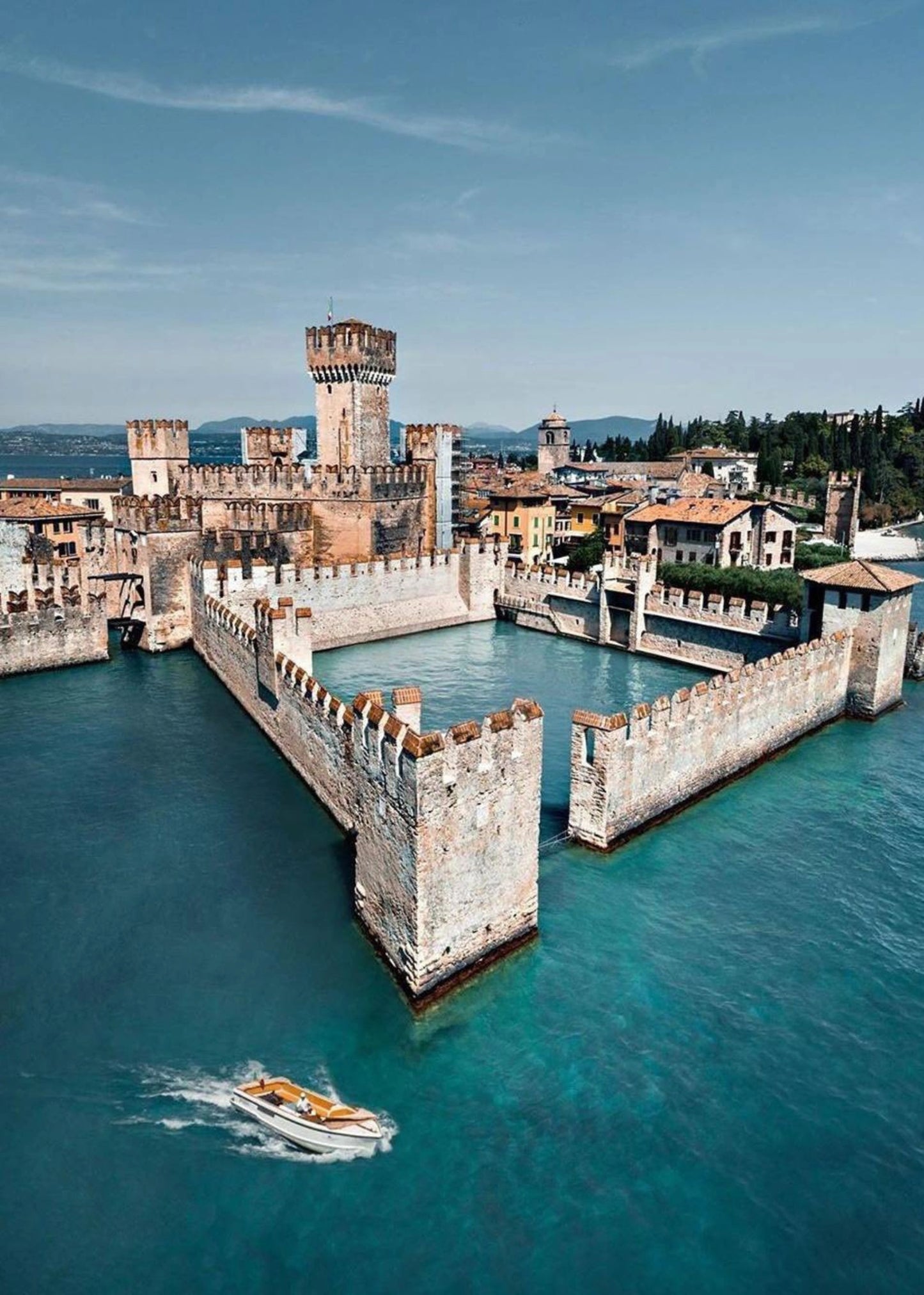 Majestic European Castles | Italy | Verona | 1354 | Castelvecchio