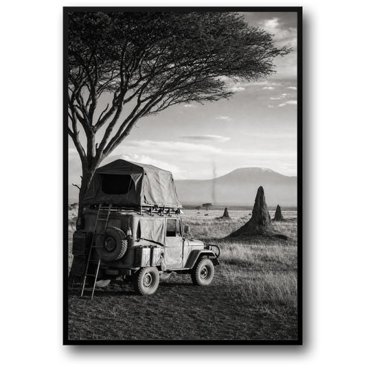 Avontuur Safari Jeep | Serengeti Landschap Kunst Print | Zwart-wit Poster | Natuur en Reis Wanddecoratie | Hoge Kwaliteit Print