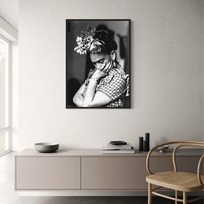 Frida Kahlo Portret | Bloemige Accenten | Levendige Kleuren
