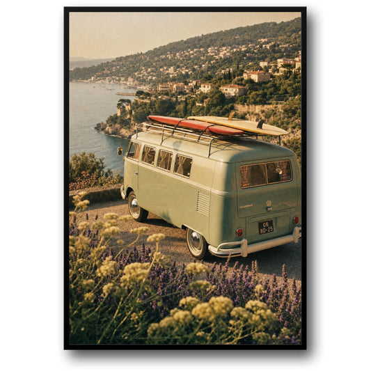 Vintage Camper Van aan Zee | Scenic Landschap | Retro Reis Kunst Print | Kustzicht | Avontuur Poster