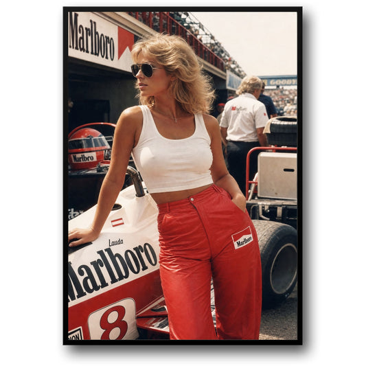 Vintage Racing Scene | Retro Marlboro Thema | Iconische Formule 1 Auto | 80s Stijl Mode | Motorsport Kunst Print Poster