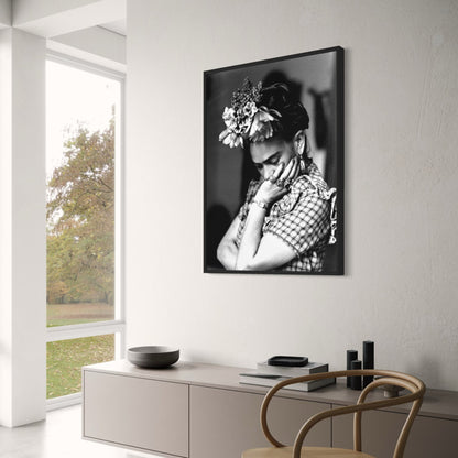 Frida Kahlo Portret | Bloemige Accenten | Levendige Kleuren