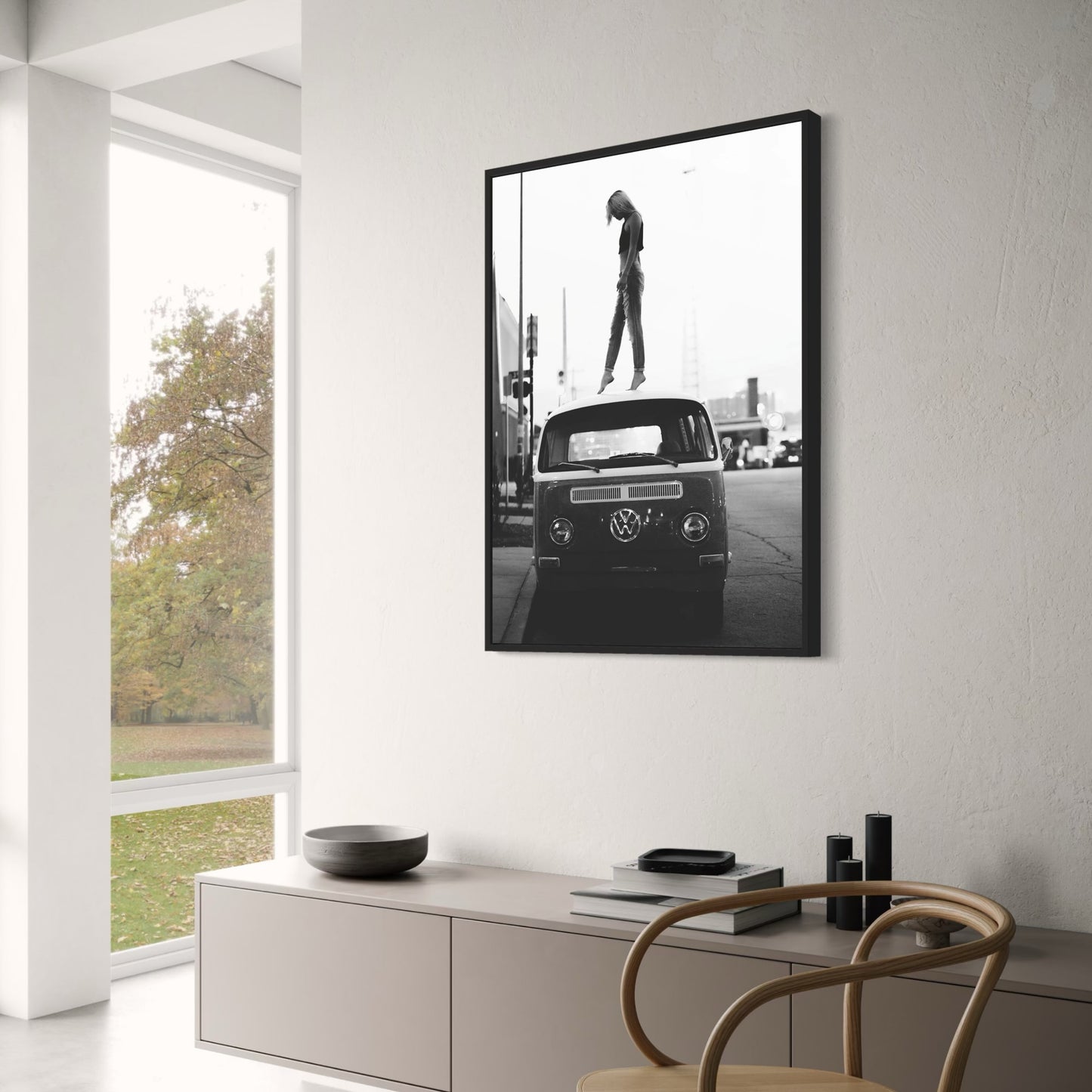 Vintage Stijl | Meisje op Volkswagen | Retro Kunst