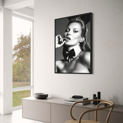 Kate Moss – Monochrome Eleganz | Schwarz-Weiß-Modeikone