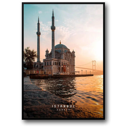 Ortaköy-Moschee | Istanbul | Konstantinopel | Türkei | Berühmte Moschee am Bosporus | Entdecken Sie das türkische Erbe mit kunstvollen Postern