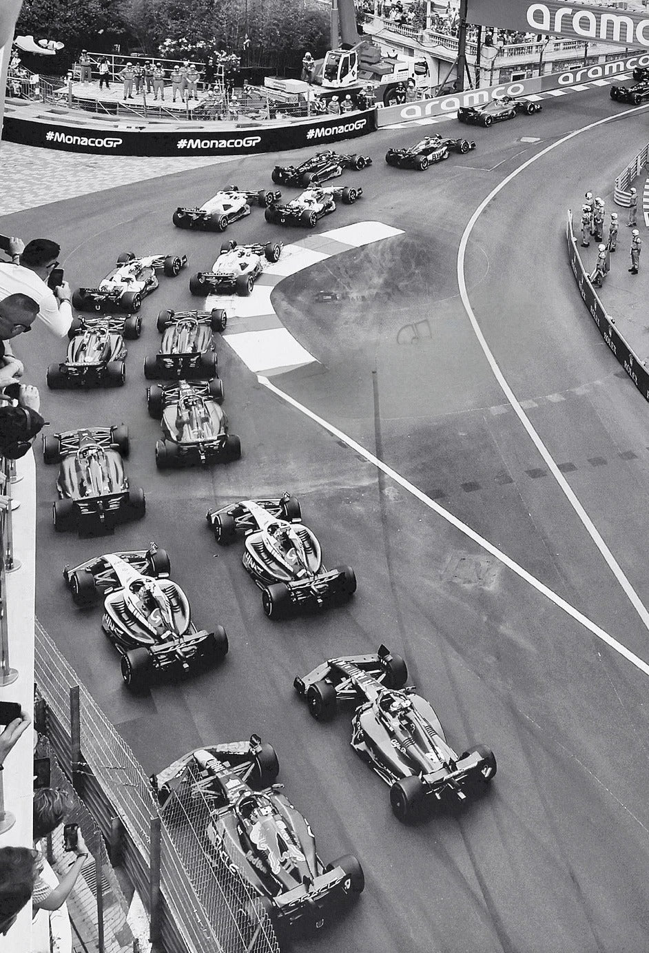 Schwarz-weißes Vintage-F1-Rennplakat | Monaco Grand Prix-Rennwagen | Wandkunst auf Leinwand für die Inneneinrichtung