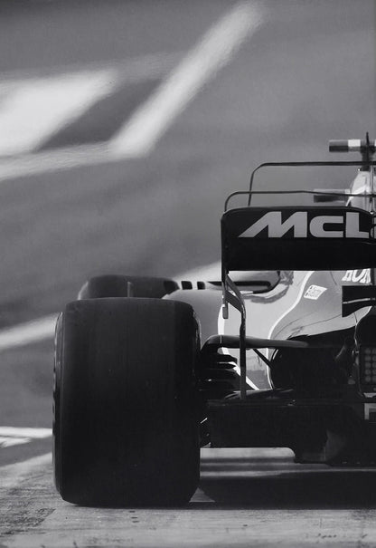 Schwarz-weißes Vintage-F1-Rennplakat von Monaco | Leinwandgemälde | Wandkunst | Wohndekor | Sportwagenfoto | Retro-Rennwagen-Kunstwerk | Klassisches Motorsportbild