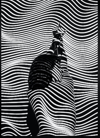 Mädchen mit Streifenmuster | Bildende Kunst