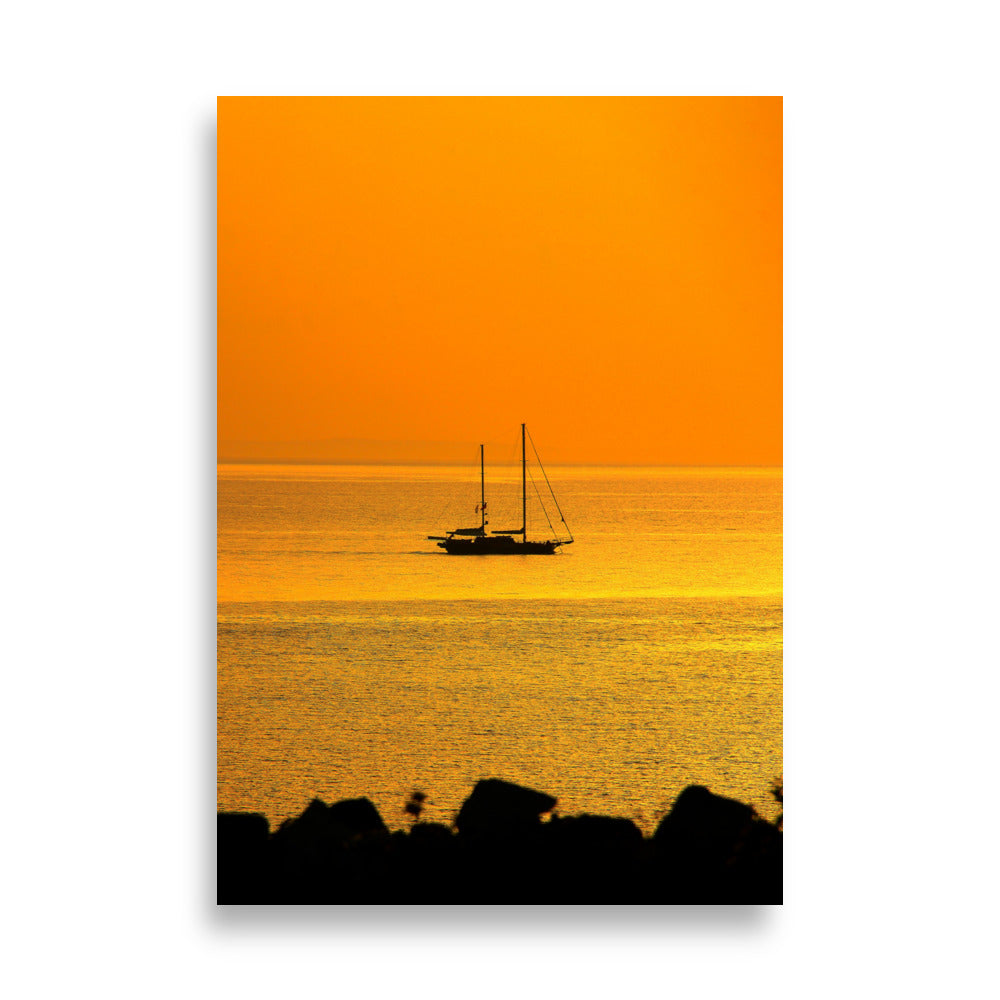 Poster - Ein Schiff auf dem goldenen Meer