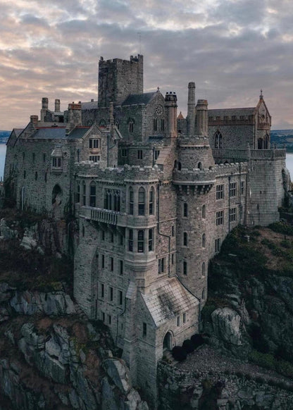 Carn Brea Castle | Wahrzeichen von Cornwall | Historische Architektur